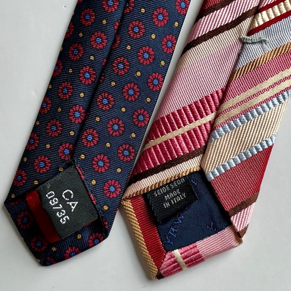 Charles Tyrwhitt and a John Comfort silk ties made in Italy 🇮🇹 and England 🏴 - Picture 2 of 8